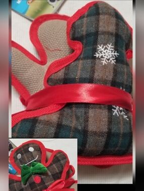 Set of 2 Dog Squeaker Toys, squeaky Christmas tree and gingerbread man NEW